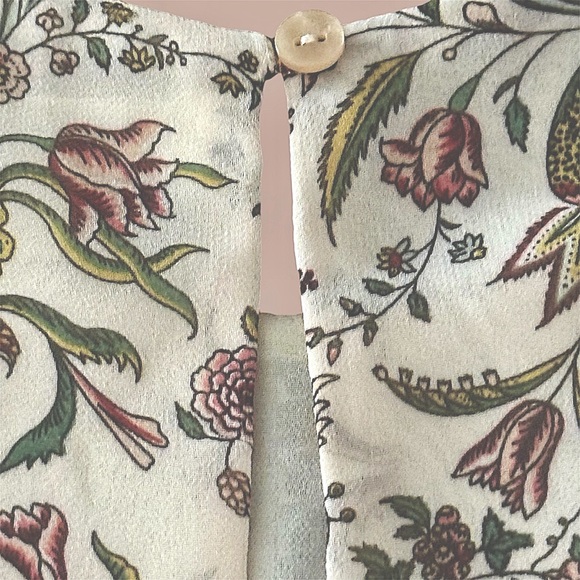 EUC! MAX STUDIO FLOWERED SLEEVELESS BLOUSE - Picture 6 of 11